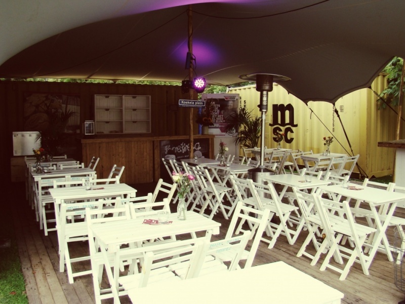 Franse klapstoel bistro wit Versleijen Party & Events Group Dinertafels Versleijen Party & Events Group