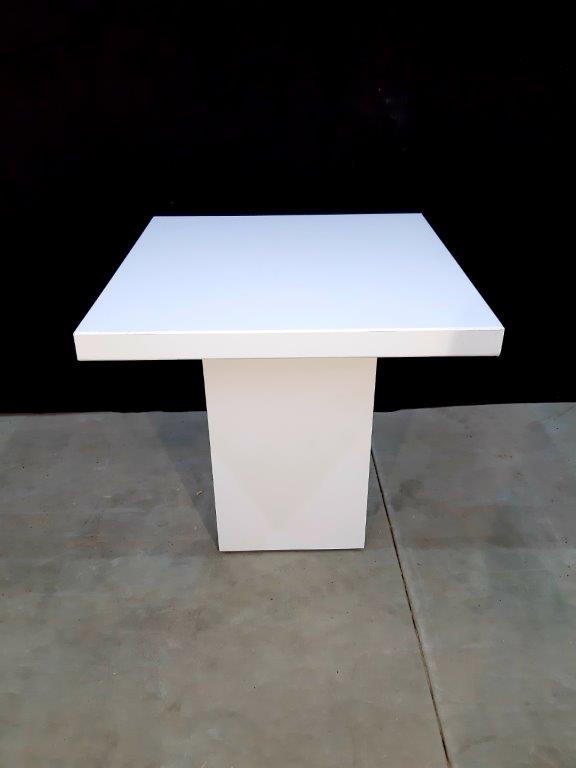 Eettafel strak wit vierkant 80x80x78 - Versleijen & Event Support